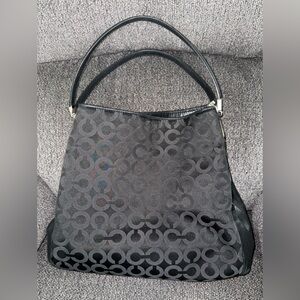 Authentic Coach bag! Perfect for everyday use 🚨 SEND ME OFFER 🚨